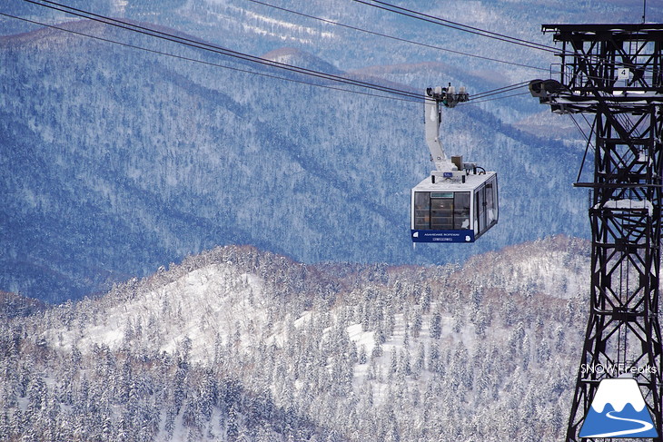 大雪山旭岳ロープウェイ 北海道最高峰でパウダーライド！